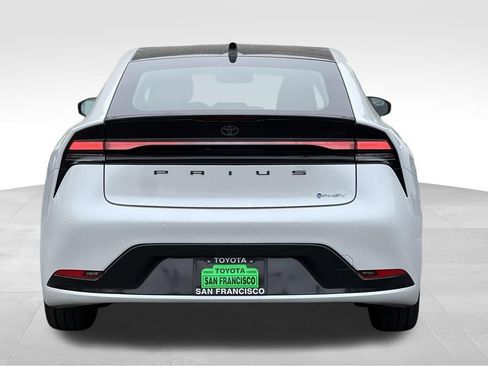 New 2026 Toyota Prius Plug-In Hybrid FWD image 4
