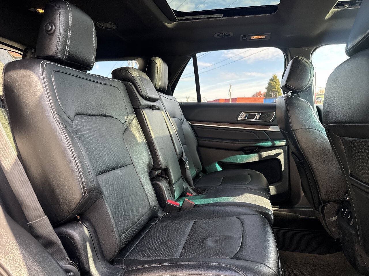 Used 2016 Ford Explorer Limited w/ Equipment Group 301A AWD/4WD image 22
