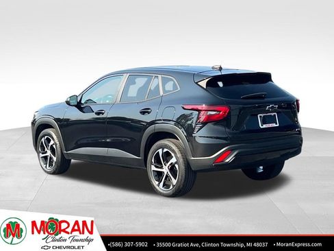 Certified 2024 Chevrolet Trax RS w/ Driver Confidence Package FWD image 4