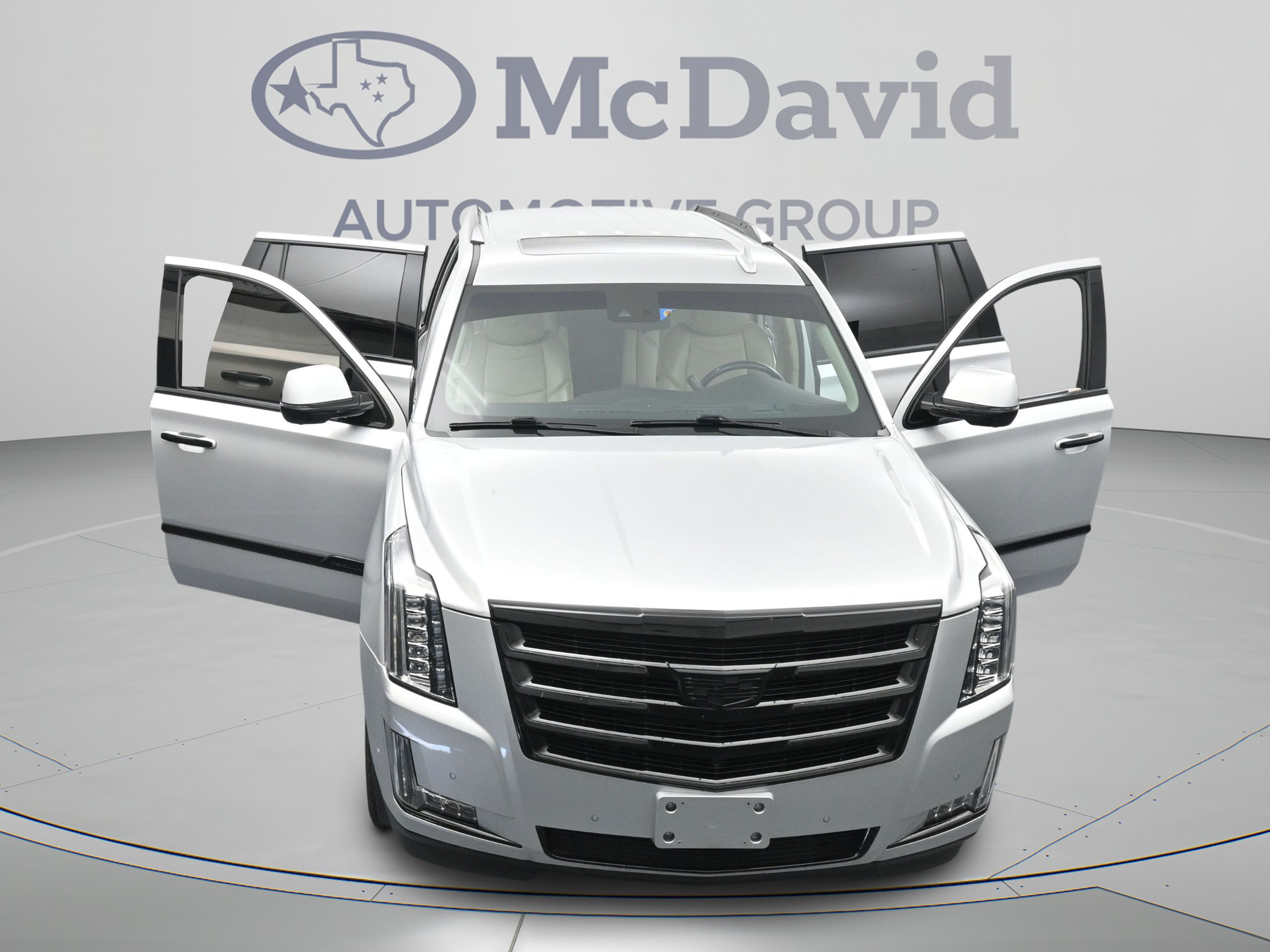 Used 2019 Cadillac Escalade Luxury w/ LPO, Radiant Package AWD/4WD image 44