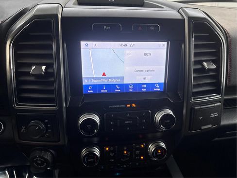 Used 2019 Ford F150 Lariat w/ Equipment Group 502A Luxury AWD/4WD image 19