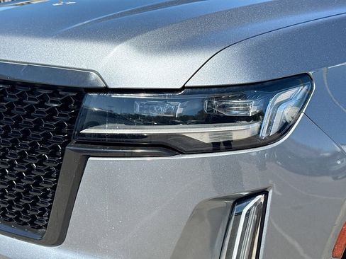 Used 2022 Cadillac Escalade Premium Luxury image 9