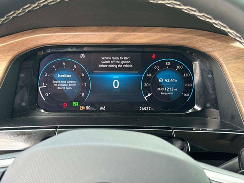 Used 2025 Volkswagen Atlas SE FWD image 30