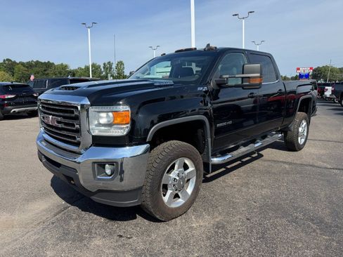 Used 2017 GMC Sierra 2500 SLE w/ SLE Preferred Package AWD/4WD image 1