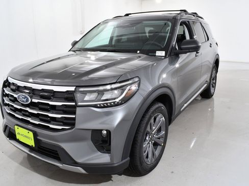 New 2025 Ford Explorer Active w/ Active Comfort Package image 2