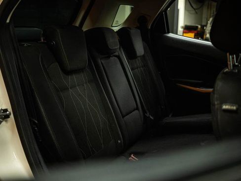 Used 2019 Ford EcoSport SE w/ SE Convenience Package FWD image 11