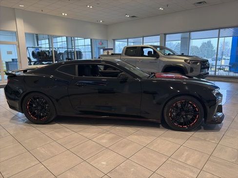 Used 2017 Chevrolet Camaro ZL1 image 4