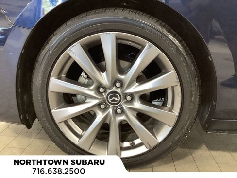 Used 2019 MAZDA MAZDA3 Sedan w/ Preferred Package image 27