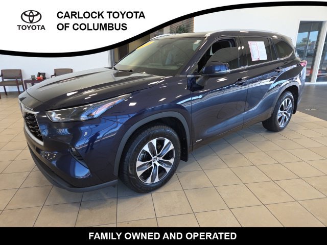 Used 2022 Toyota Highlander XLE AWD/4WD image 4
