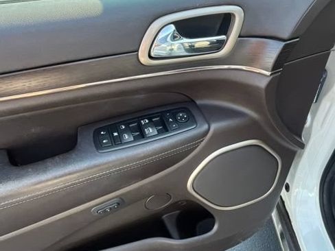 Used 2014 Jeep Grand Cherokee Summit AWD/4WD image 12