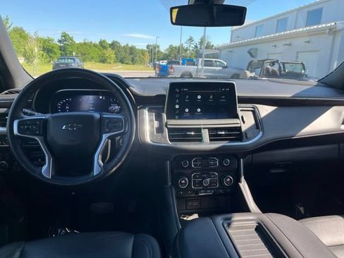 Used 2022 Chevrolet Tahoe Z71 w/ Luxury Package AWD/4WD image 19