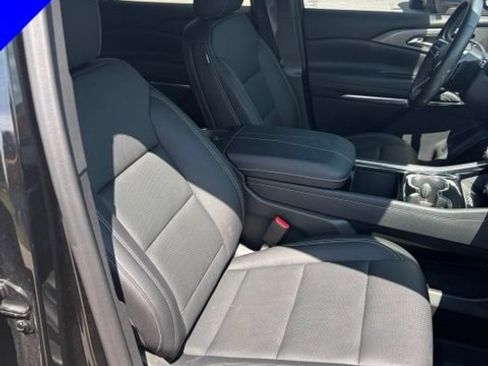 Used 2025 Chevrolet Traverse LT w/ Driver Confidence Package AWD/4WD image 29