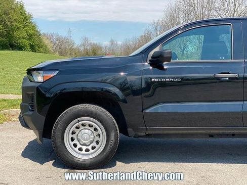 Used 2023 Chevrolet Colorado W/T image 10