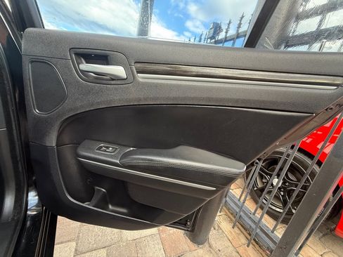 Used 2015 Chrysler 300 Limited w/ 300 Premium Group image 35