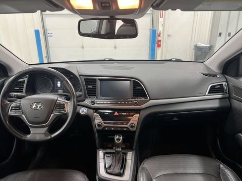 Used 2017 Hyundai Elantra Limited w/ Limited Tech Package 04 FWD image 10