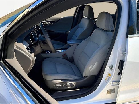 Used 2020 Chevrolet Malibu LT image 25