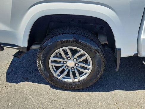 Used 2025 Chevrolet Colorado LT w/ Advanced Trailering Package RWD image 7