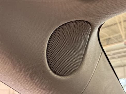 Used 2020 Tesla Model Y Long Range image 32