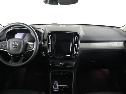 Certified 2025 Volvo XC40 B5 Plus image 7