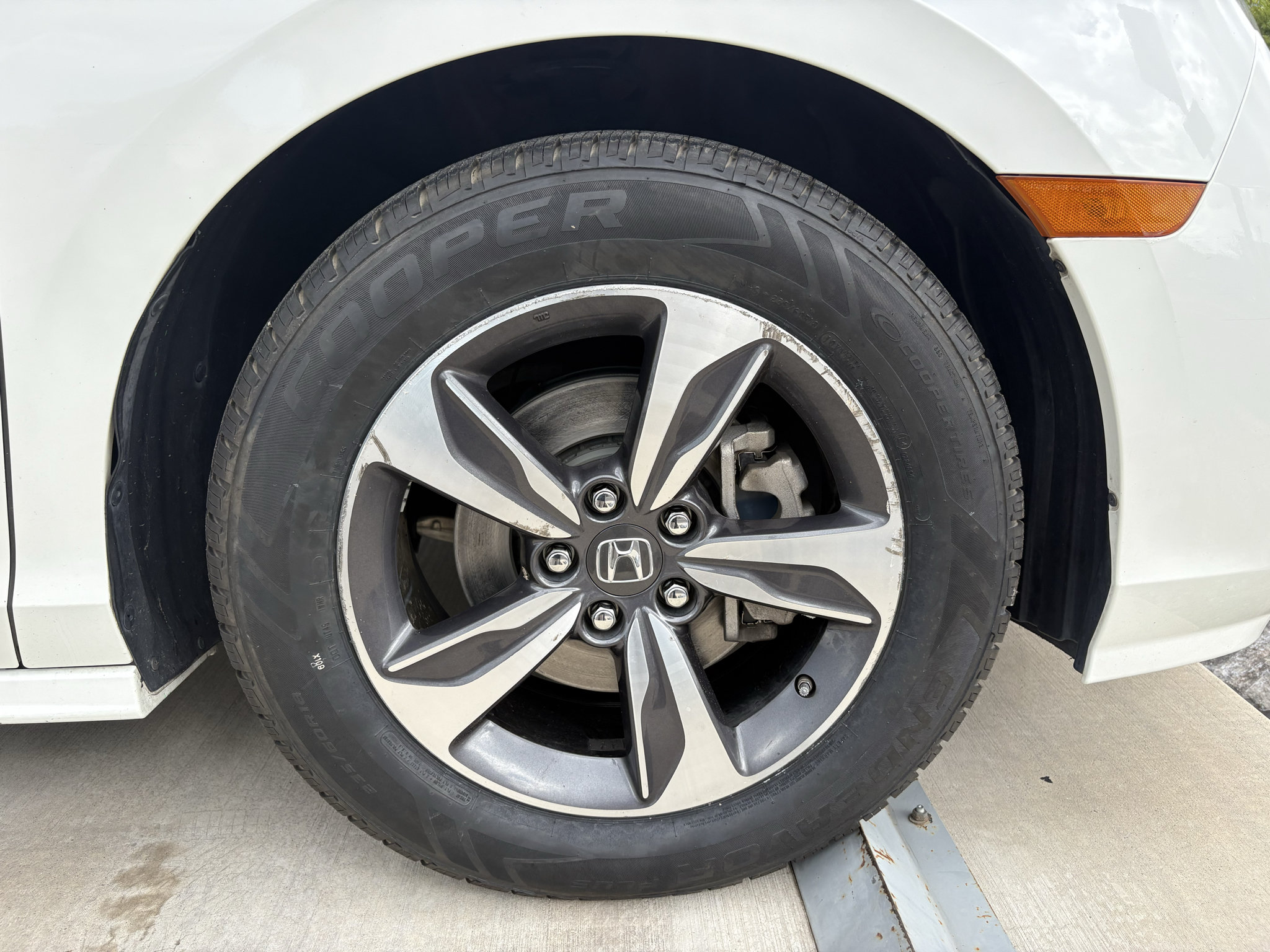 Used 2019 Honda Odyssey Touring image 3