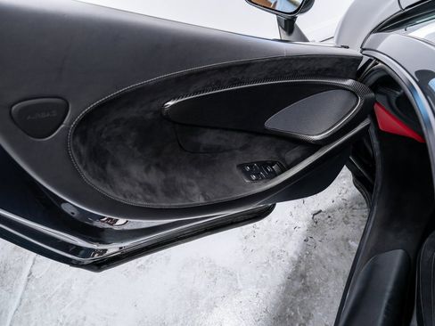 Used 2016 McLaren 570S Coupe image 26