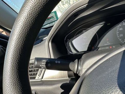 Certified 2018 Honda Accord LX image 28