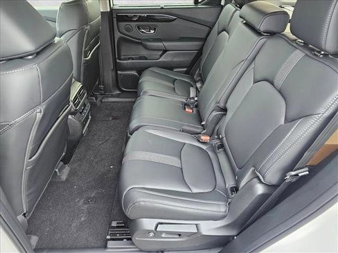 New 2025 Honda Pilot EX-L image 9