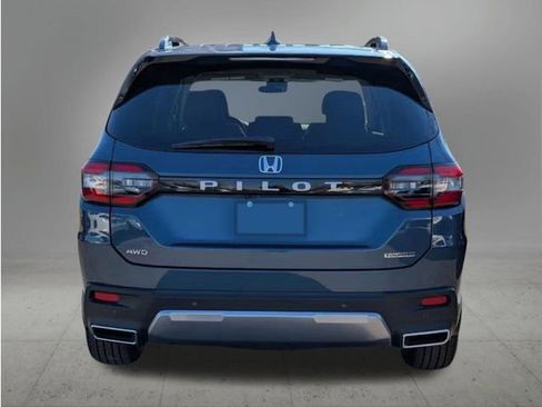 New 2026 Honda Pilot Touring image 4