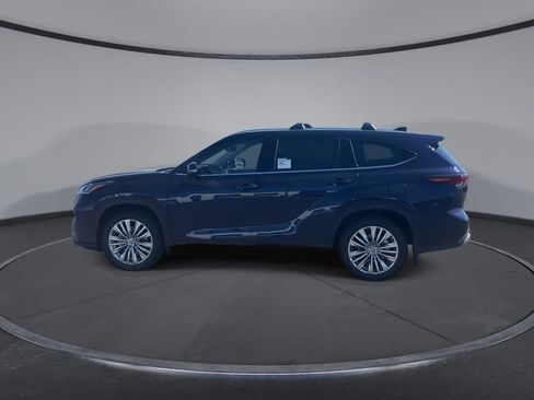 New 2026 Toyota Highlander Platinum AWD/4WD image 7