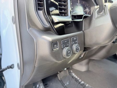 Used 2025 Chevrolet Silverado 2500 LT w/ Convenience Package AWD/4WD image 28