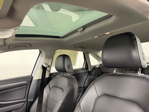 Used 2024 Volkswagen Jetta SE w/ Panoramic Sunroof Package FWD image 16