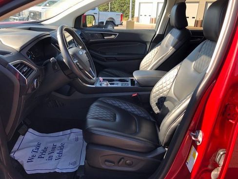 Used 2024 Ford Edge Titanium image 19