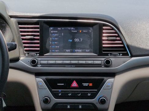 Used 2018 Hyundai Elantra SEL FWD image 17