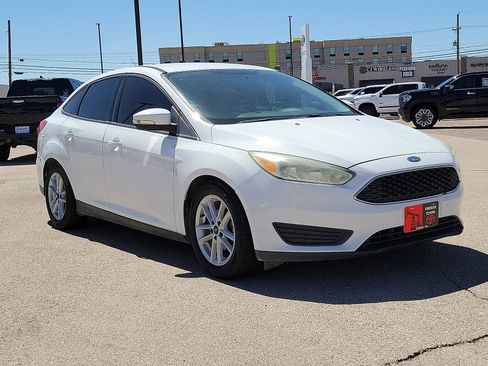 Used 2016 Ford Focus SE FWD image 6