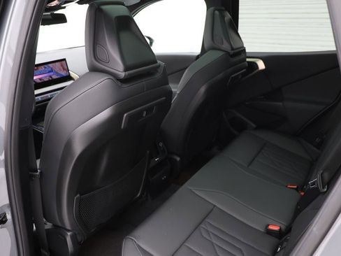 Used 2025 BMW X3 xDrive30i w/ Premium Package image 11