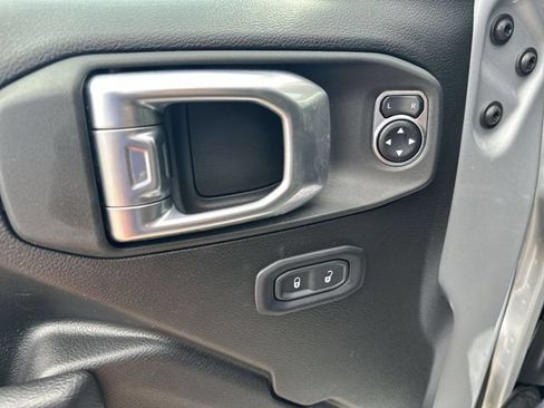 Used 2024 Jeep Wrangler Unlimited Sport AWD/4WD image 17