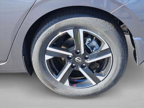 New 2025 Nissan Sentra SV image 8