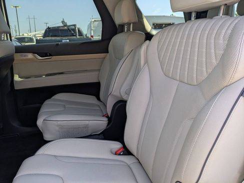 Used 2024 Hyundai Palisade Limited FWD image 16