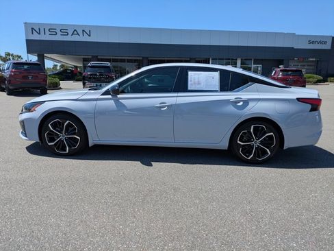 Certified 2025 Nissan Altima 2.5 SR FWD image 7