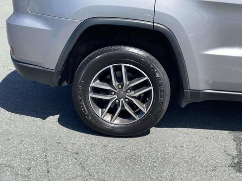 Used 2019 Jeep Grand Cherokee Limited AWD/4WD image 7