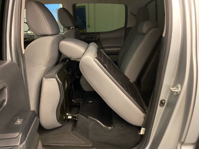 Used 2022 Toyota Tacoma SR AWD/4WD image 43