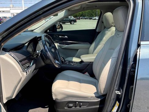 Used 2019 Cadillac XT4 Luxury w/ Cold Weather Package FWD image 22