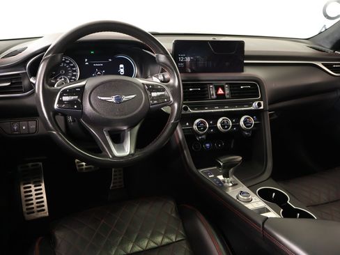 Used 2022 Genesis G70 3.3T RWD image 2