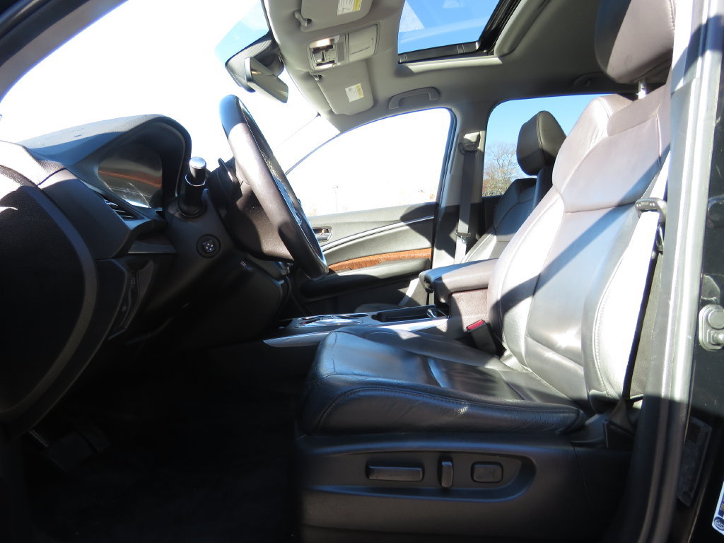 Used 2017 Acura MDX w/ Technology Package AWD/4WD image 10