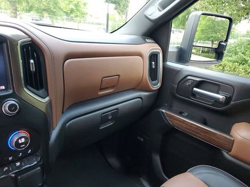 Used 2023 Chevrolet Silverado 3500 High Country AWD/4WD image 27