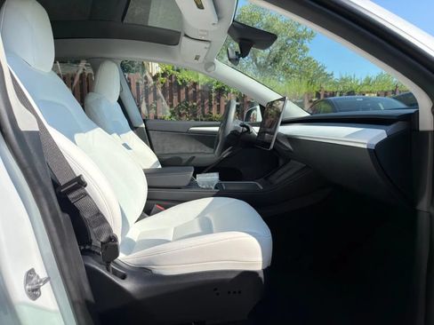 Used 2023 Tesla Model Y Long Range AWD/4WD image 17