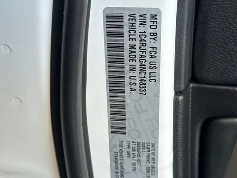 Used 2022 Jeep Grand Cherokee Laredo X AWD/4WD image 24