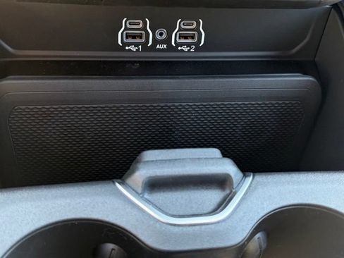 New 2026 RAM 1500 Express AWD/4WD image 23