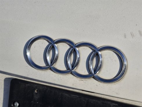 Used 2014 Audi Q5 3.0T Prestige image 9