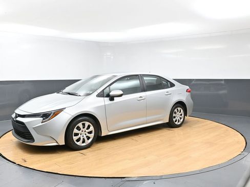 Used 2024 Toyota Corolla LE FWD image 8